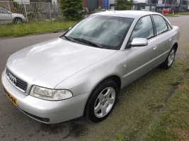 Audi A4 benzine bj 2000 (8)